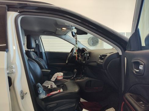 Used 2019 Jeep Compass Trailhawk image 18