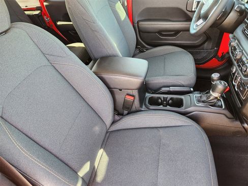 Certified 2025 Jeep Wrangler Sahara image 23