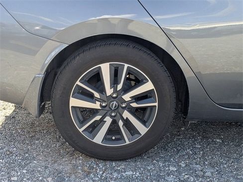 Used 2024 Nissan Versa S w/ S Plus Package image 11