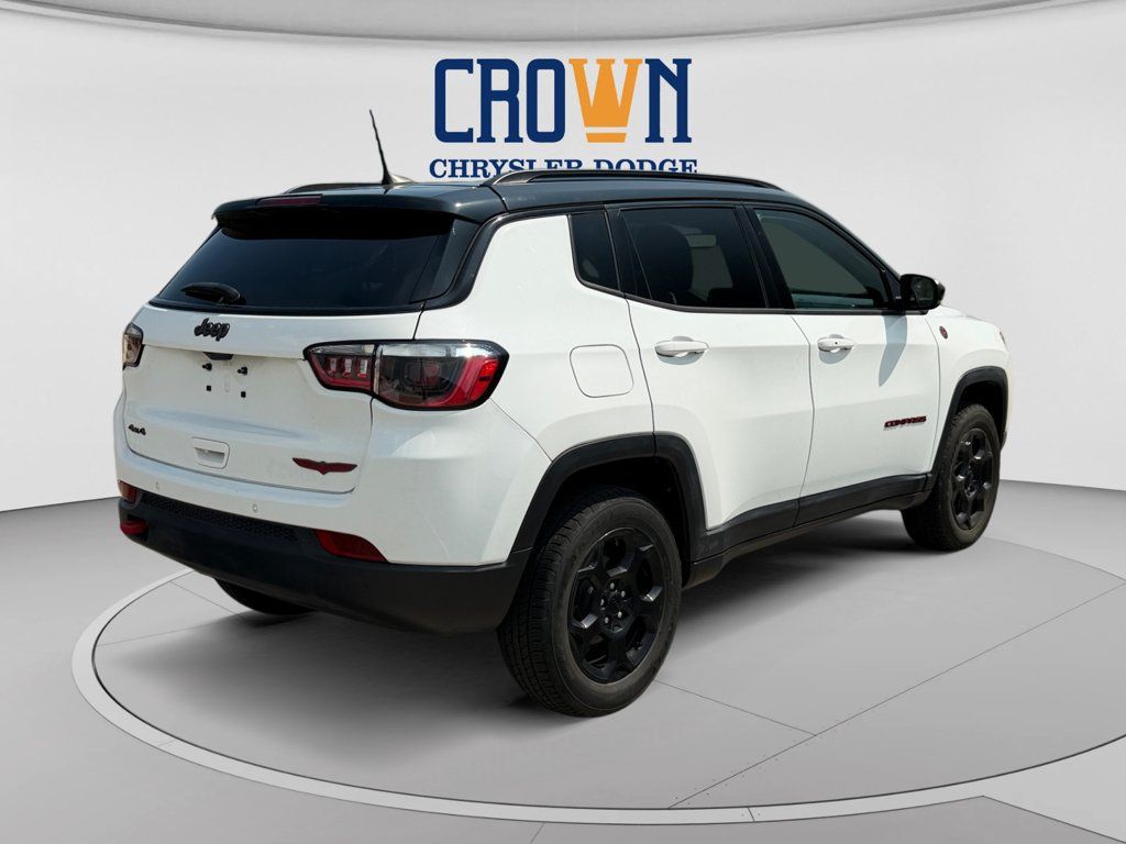 Used 2023 Jeep Compass Trailhawk w/ Sun and Sound Group AWD/4WD image 3