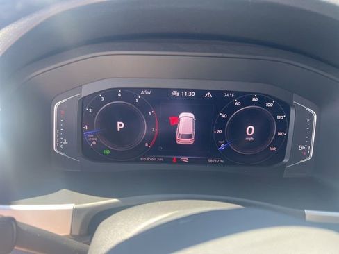 Used 2022 Volkswagen Atlas SEL R-Line AWD/4WD image 9