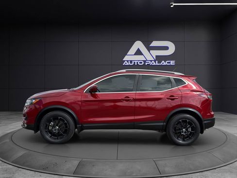 Used 2022 Nissan Rogue Sport SV w/ Technology Package image 7