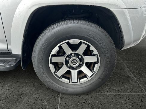 Used 2024 Toyota 4Runner TRD Off-Road AWD/4WD image 9