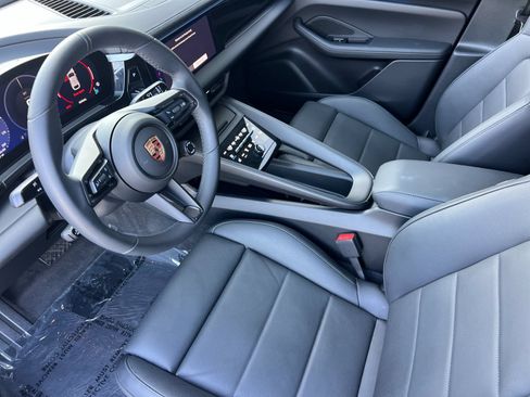 Certified 2025 Porsche Macan Electric RWD image 4