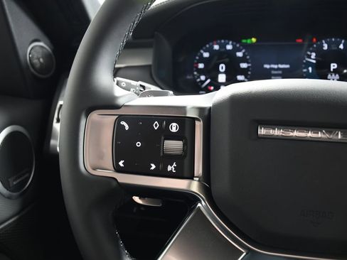Certified 2025 Land Rover Discovery Dynamic SE AWD/4WD image 29