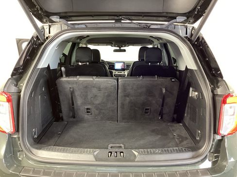 Used 2023 Ford Explorer XLT w/ Equipment Group 202A AWD/4WD image 33