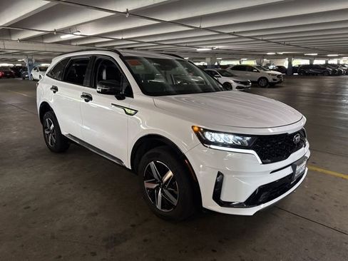 Certified 2021 Kia Sorento EX AWD/4WD image 3