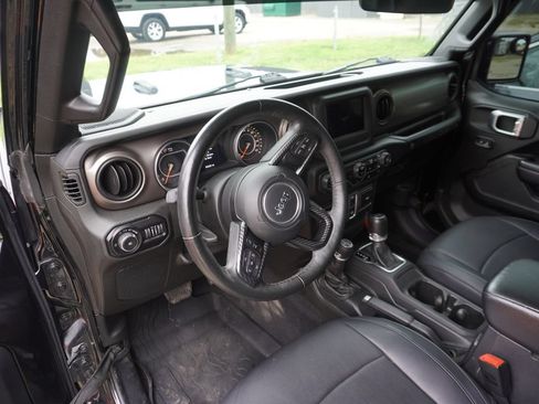 Used 2018 Jeep Wrangler Sport AWD/4WD image 4