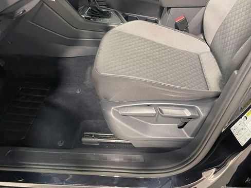 Used 2018 Volkswagen Tiguan S image 20