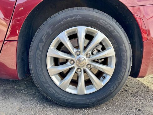 Used 2018 Chrysler Pacifica Touring-L Plus image 43