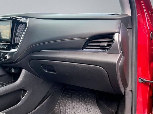 Used 2021 Chevrolet Traverse LT FWD image 17