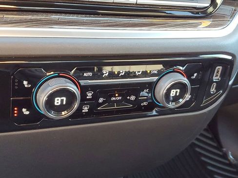 Used 2022 Chevrolet Silverado 1500 LT image 23