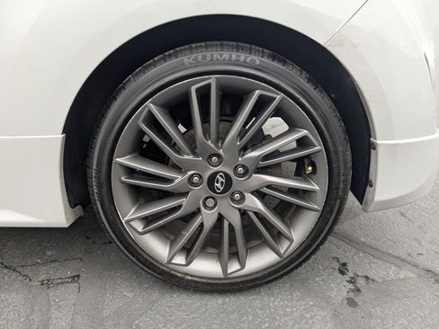 Used 2013 Hyundai Veloster RE:MIX Edition image 32