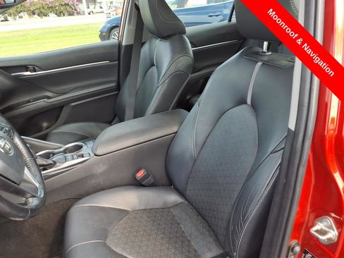 Used 2019 Toyota Camry XSE FWD image 16