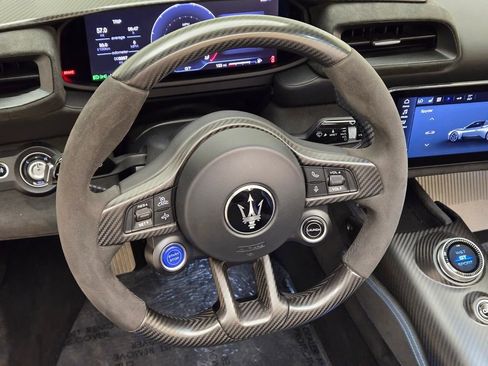 Used 2023 Maserati MC20 Spyder image 31