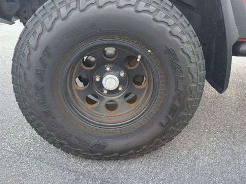 Used 2009 Jeep Wrangler Unlimited X w/ Black Appearance Group AWD/4WD image 5