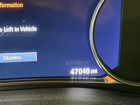 Used 2023 Chevrolet Traverse Premier AWD/4WD image 7