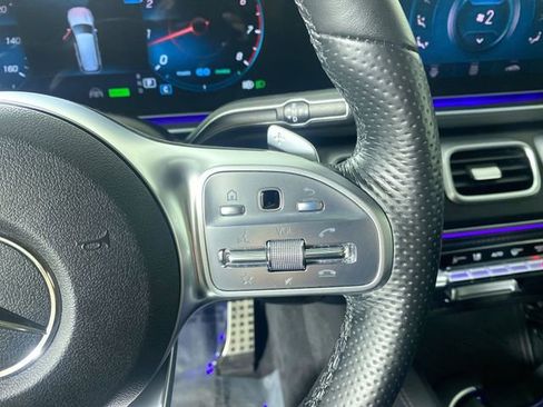 Used 2023 Mercedes-Benz GLS 450 4MATIC image 12