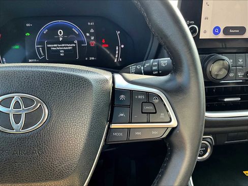 Used 2024 Toyota Grand Highlander XLE image 25
