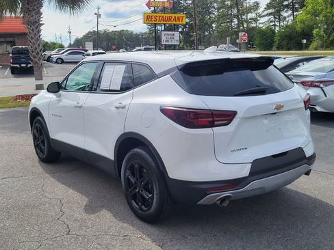 Used 2025 Chevrolet Blazer LT FWD image 5
