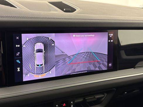 Certified 2024 Porsche Cayenne AWD/4WD image 19