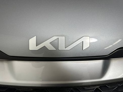 Used 2024 Kia Sportage LX image 9