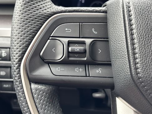 Used 2024 Toyota Tacoma TRD Sport w/ TRD Sport Premium Package AWD/4WD image 18