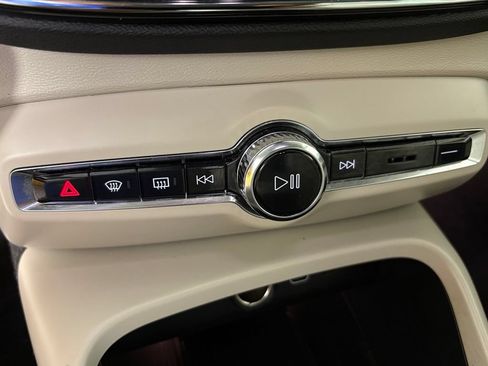 Used 2024 Volvo XC40 B5 Plus w/ Climate Package AWD/4WD image 29