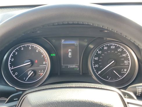 Used 2022 Toyota Camry SE image 26