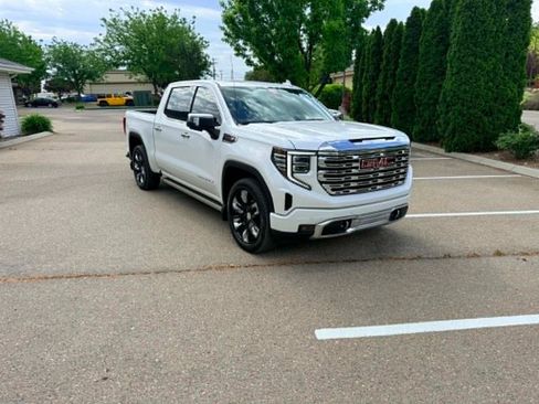 Used 2022 GMC Sierra 1500 Denali w/ Denali Reserve Package AWD/4WD image 7
