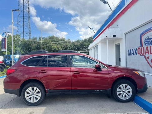 Used 2017 Subaru Outback 2.5i Premium w/ Popular Package #2 AWD/4WD image 30