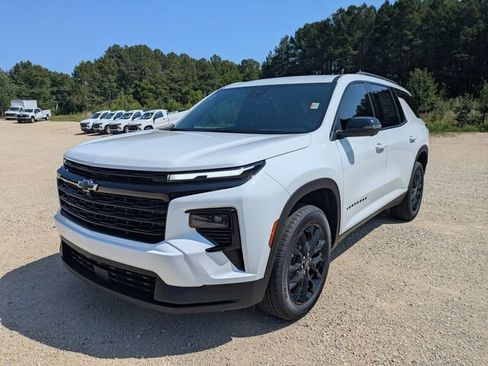 New 2026 Chevrolet Traverse LT w/ Midnight/Sport Edition FWD image 5