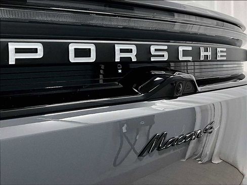 New 2025 Porsche Macan 4 Electric image 33