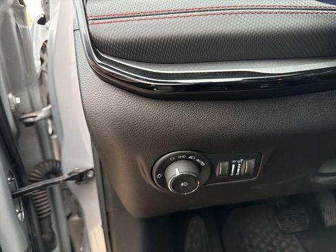 Used 2025 Jeep Compass Trailhawk AWD/4WD image 16
