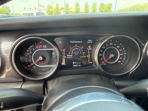 Used 2021 Jeep Wrangler Unlimited Rubicon w/ Dual Top Group AWD/4WD image 25