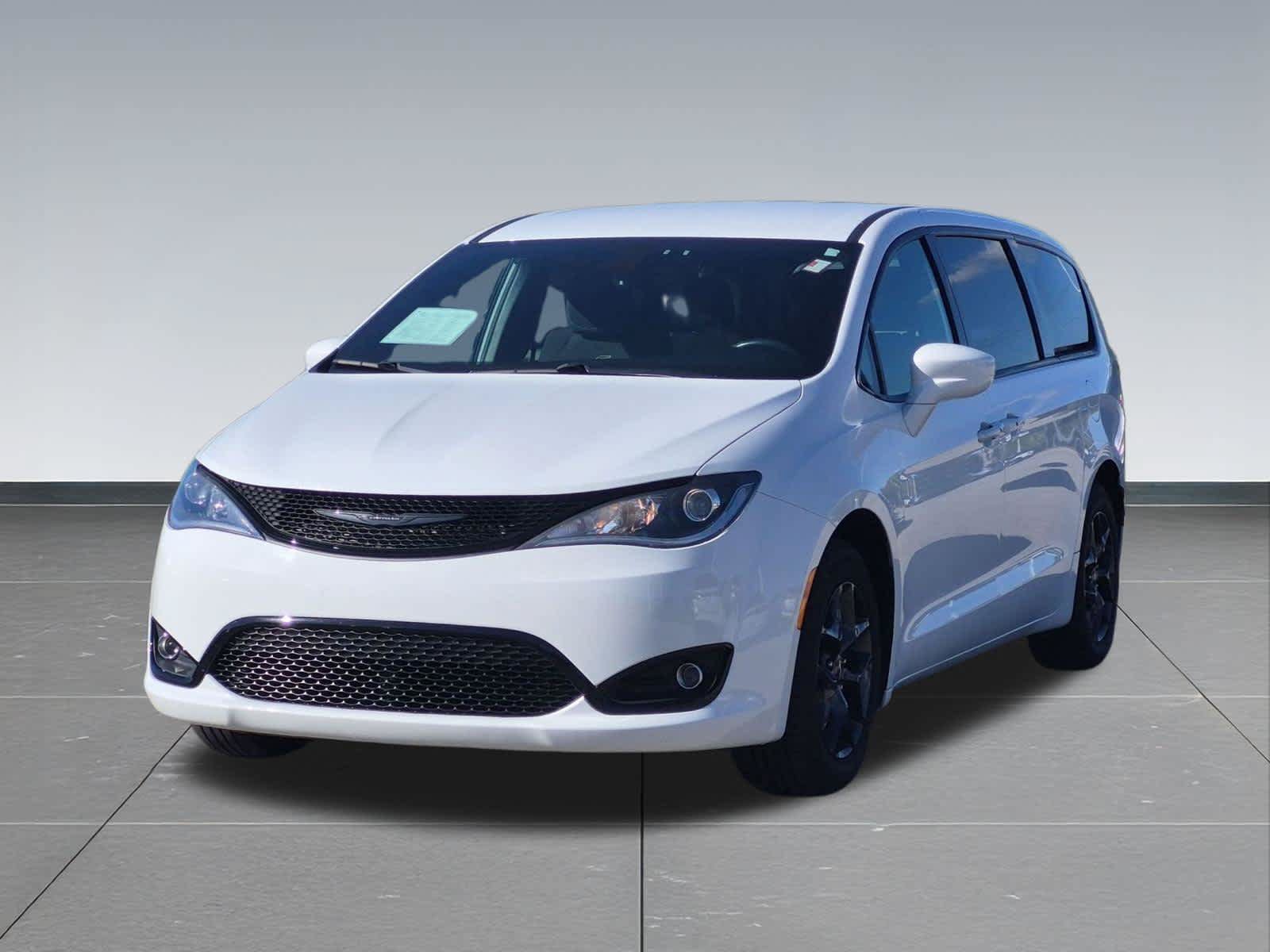 Used 2019 Chrysler Pacifica Touring Plus w/ S Appearance Package FWD image 10
