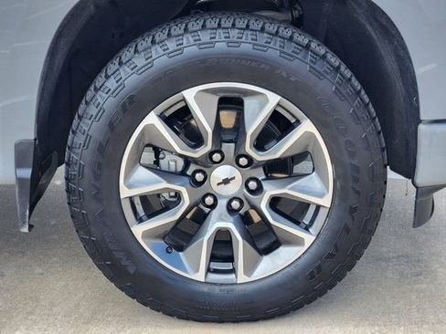 Used 2025 Chevrolet Silverado 1500 RST AWD/4WD image 10