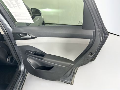 Used 2022 Volkswagen Taos SE FWD image 27