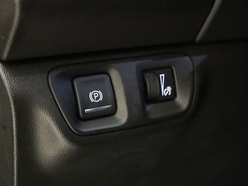 Used 2023 GMC Acadia SLT image 14