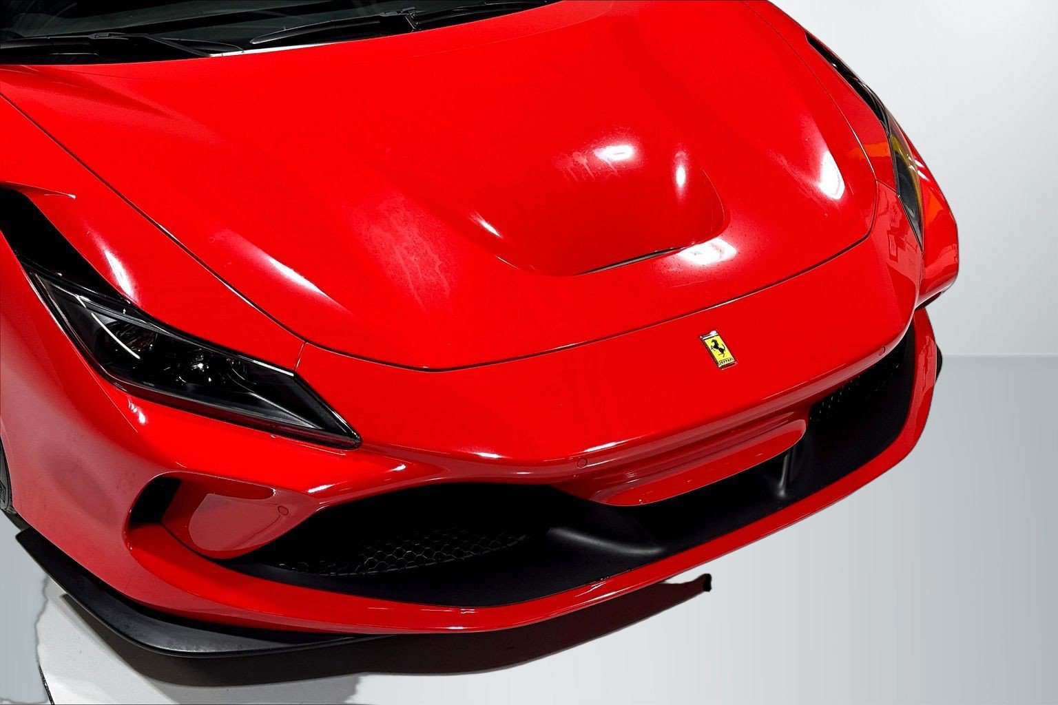 Used 2020 Ferrari F8 Tributo RWD image 27