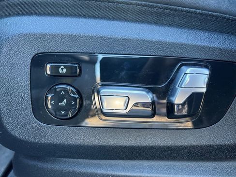 Used 2024 BMW X7 xDrive40i w/ M Sport Package image 15