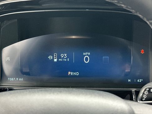 Used 2025 Lincoln Corsair FWD w/ Rear Removable Package Tray image 23