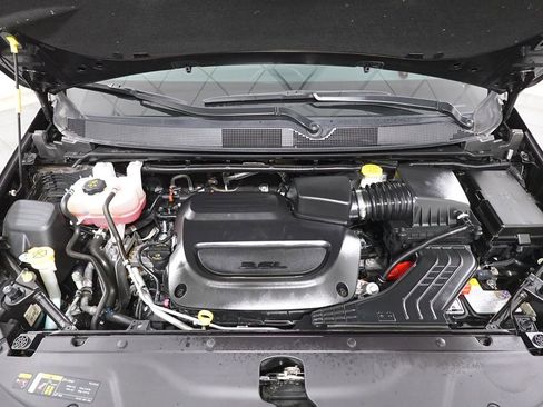 Used 2024 Chrysler Pacifica Touring-L w/ S Appearance Package image 31