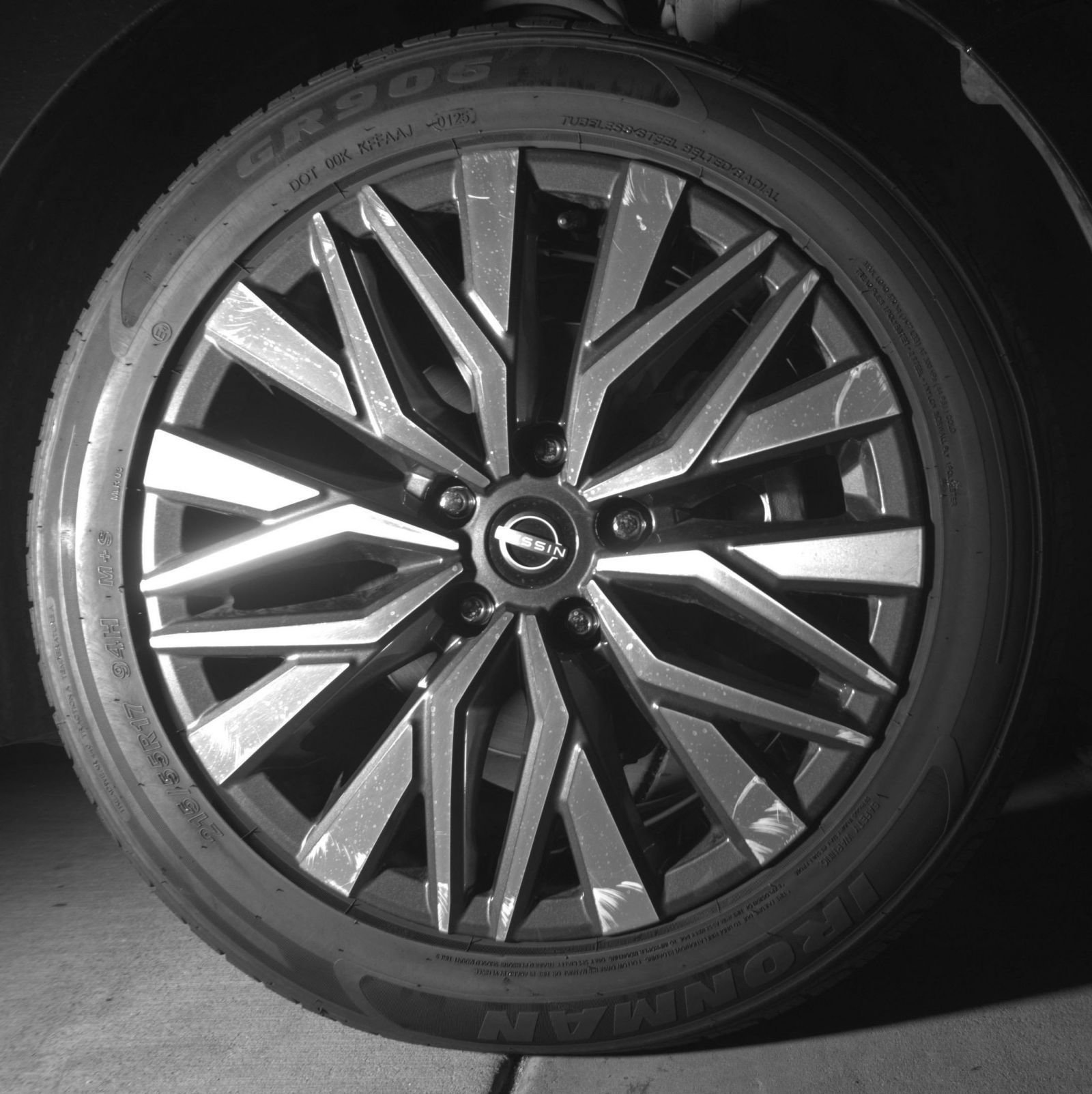 Used 2025 Nissan Altima 2.5 SV FWD image 21