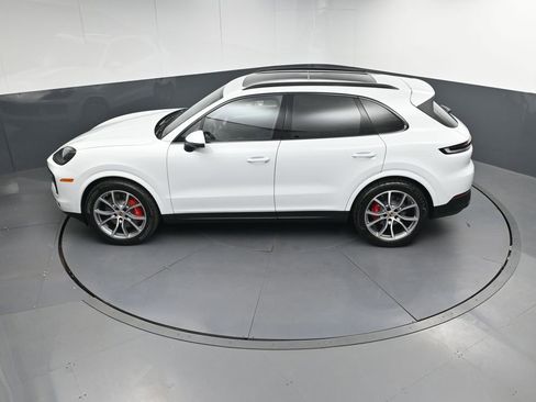 New 2025 Porsche Cayenne S AWD/4WD image 33