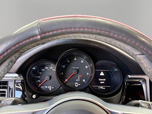 Used 2020 Porsche Macan AWD/4WD image 18