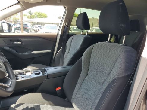 Used 2023 Nissan Rogue SV AWD/4WD image 16