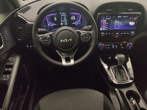 Used 2024 Kia Soul EX image 22