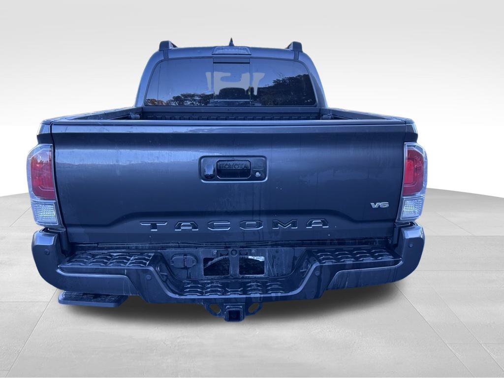 Used 2023 Toyota Tacoma TRD Sport w/ Technology Package AWD/4WD image 4