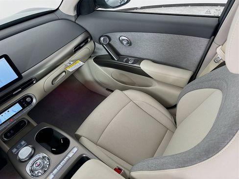 Certified 2025 Genesis GV60 Advanced image 24